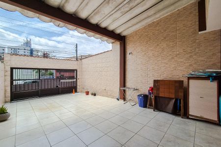 Casa à venda com 140m², 2 quartos e 4 vagas Casa à venda com 140m², 2 quartos e 4 vagasGaragem