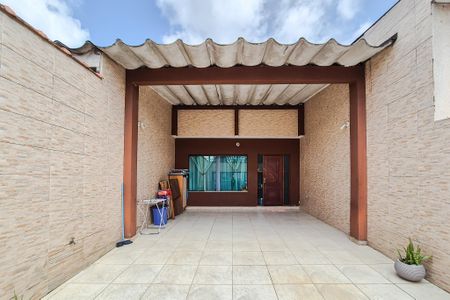 Casa à venda com 140m², 2 quartos e 4 vagas Casa à venda com 140m², 2 quartos e 4 vagasGaragem