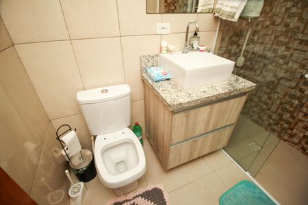 Casa à venda com 168m², 2 quartos e 2 vagasBanheiro