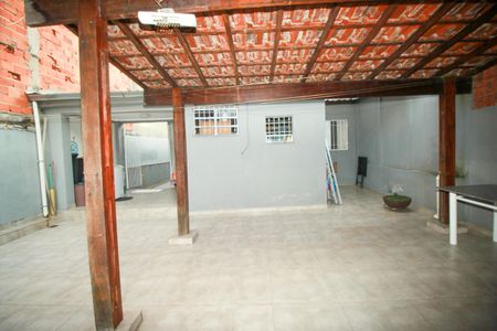 Casa à venda com 168m², 2 quartos e 2 vagasQuintal