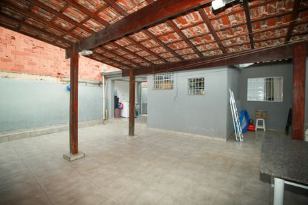 Casa à venda com 168m², 2 quartos e 2 vagasQuintal