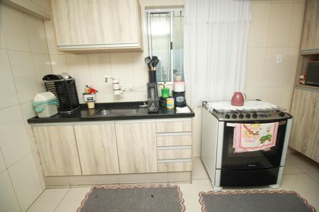 Casa à venda com 168m², 2 quartos e 2 vagasCozinha