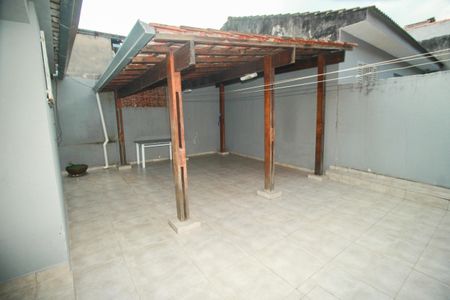 Casa à venda com 168m², 2 quartos e 2 vagasQuintal