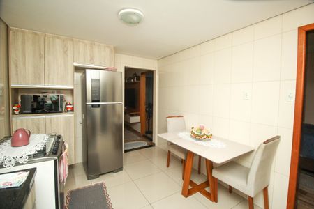 Casa à venda com 168m², 2 quartos e 2 vagasCozinha