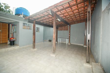 Casa à venda com 168m², 2 quartos e 2 vagasQuintal