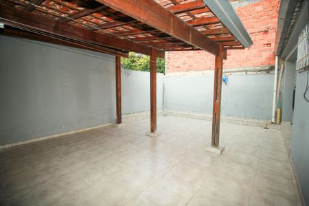 Casa à venda com 168m², 2 quartos e 2 vagasQuintal