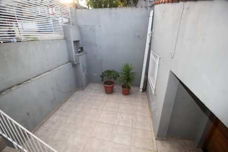 Casa à venda com 168m², 2 quartos e 2 vagasQuintal Frente