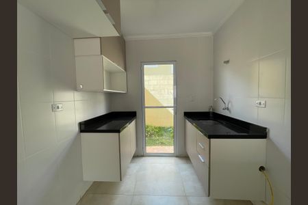 Casa de condomínio para alugar com 47m², 2 quartos e 2 vagasBanheiro