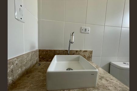 Casa de condomínio para alugar com 47m², 2 quartos e 2 vagasBanheiro