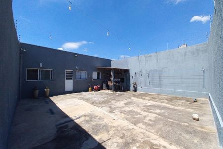 Casa para alugar com 300m², 3 quartos e 2 vagas Casa para alugar com 300m², 3 quartos e 2 vagasQuintal