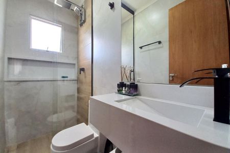 Casa para alugar com 300m², 3 quartos e 2 vagas Casa para alugar com 300m², 3 quartos e 2 vagasBanheiro