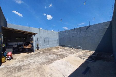 Casa para alugar com 300m², 3 quartos e 2 vagas Casa para alugar com 300m², 3 quartos e 2 vagasQuintal