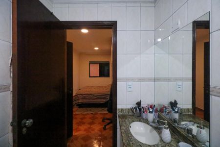 Apartamento à venda com 97m², 2 quartos e 1 vaga Apartamento à venda com 97m², 2 quartos e 1 vagaBanheiro da Suíte