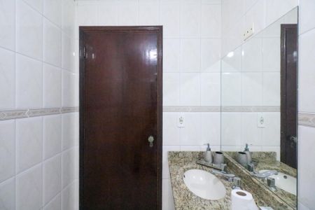 Apartamento à venda com 97m², 2 quartos e 1 vaga Apartamento à venda com 97m², 2 quartos e 1 vagaBanheiro Social