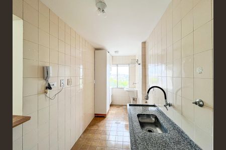 Apartamento à venda com 58m², 2 quartos e 1 vaga Apartamento à venda com 58m², 2 quartos e 1 vagaCozinha e Área de Serviço