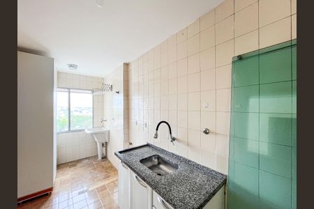 Apartamento à venda com 58m², 2 quartos e 1 vaga Apartamento à venda com 58m², 2 quartos e 1 vagaCozinha e Área de Serviço