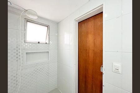 Apartamento à venda com 58m², 2 quartos e 1 vaga Apartamento à venda com 58m², 2 quartos e 1 vagaBanheiro