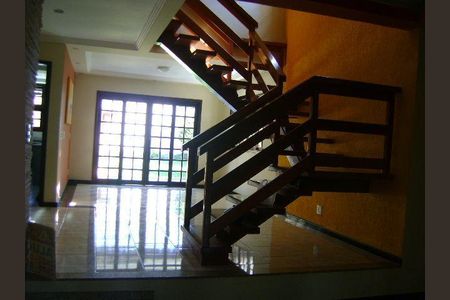 Casa à venda com 3 quartos, 300m² em Várzea das Moças, Niterói