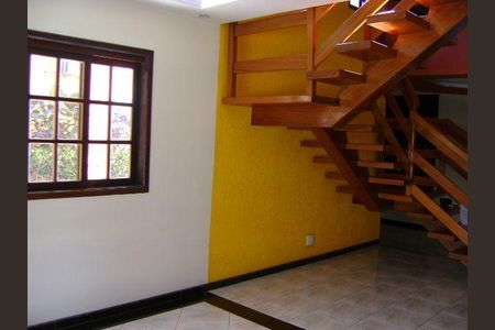 Casa à venda com 3 quartos, 300m² em Várzea das Moças, Niterói