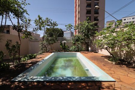 Casa para alugar com 350m², 3 quartos e 8 vagas Casa para alugar com 350m², 3 quartos e 8 vagasÁrea comum - Piscina