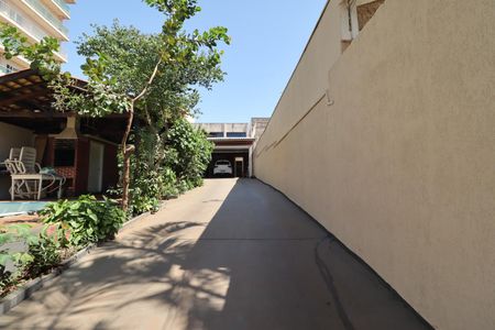 Casa para alugar com 350m², 3 quartos e 8 vagas Casa para alugar com 350m², 3 quartos e 8 vagasGaragem