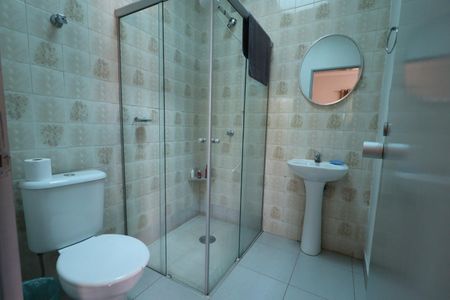 Casa para alugar com 350m², 3 quartos e 8 vagas Casa para alugar com 350m², 3 quartos e 8 vagasBanheiro da Suíte 3