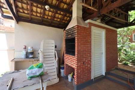 Casa para alugar com 350m², 3 quartos e 8 vagas Casa para alugar com 350m², 3 quartos e 8 vagasÁrea comum - Churrasqueira