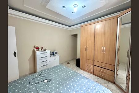 Casa à venda com 200m², 3 quartos e 3 vagas Casa à venda com 200m², 3 quartos e 3 vagasQuarto Suíte