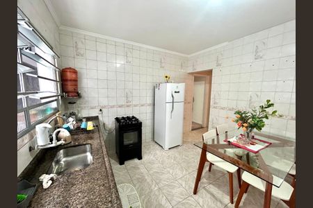 Casa à venda com 200m², 3 quartos e 3 vagas Casa à venda com 200m², 3 quartos e 3 vagasCozinha