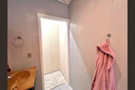 Casa à venda com 200m², 3 quartos e 3 vagas Casa à venda com 200m², 3 quartos e 3 vagasBanheiro da Suíte