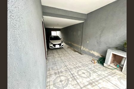 Casa à venda com 200m², 3 quartos e 3 vagas Casa à venda com 200m², 3 quartos e 3 vagasGaragem