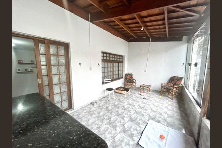 Casa à venda com 200m², 3 quartos e 3 vagas Casa à venda com 200m², 3 quartos e 3 vagasVaranda gourmet