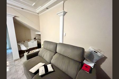 Casa à venda com 200m², 3 quartos e 3 vagas Casa à venda com 200m², 3 quartos e 3 vagasSala