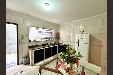 Casa à venda com 200m², 3 quartos e 3 vagas Casa à venda com 200m², 3 quartos e 3 vagasCozinha