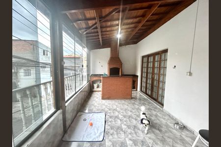 Casa à venda com 200m², 3 quartos e 3 vagas Casa à venda com 200m², 3 quartos e 3 vagasVaranda gourmet