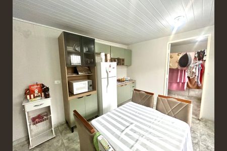 Casa à venda com 200m², 3 quartos e 3 vagas Casa à venda com 200m², 3 quartos e 3 vagasCozinha