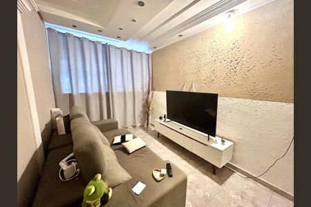 Casa à venda com 200m², 3 quartos e 3 vagas Casa à venda com 200m², 3 quartos e 3 vagasSala