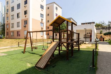 Apartamento para alugar com 46m², 2 quartos e sem vagaÁrea comum - Playground