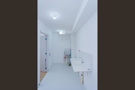 Apartamento para alugar com 32m², 2 quartos e sem vaga Apartamento para alugar com 32m², 2 quartos e sem vagaSala, cozinha e área de serviço
