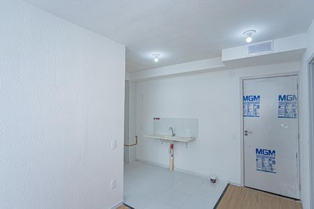 Apartamento para alugar com 32m², 2 quartos e sem vaga Apartamento para alugar com 32m², 2 quartos e sem vagaSala, cozinha e área de serviço