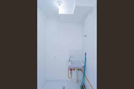 Apartamento para alugar com 32m², 2 quartos e sem vaga Apartamento para alugar com 32m², 2 quartos e sem vagaSala, cozinha e área de serviço