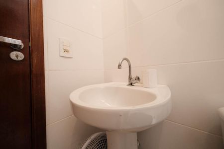 Casa à venda com 110m², 3 quartos e 2 vagasBanheiro