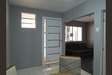 Casa à venda com 140m², 3 quartos e 2 vagasSala