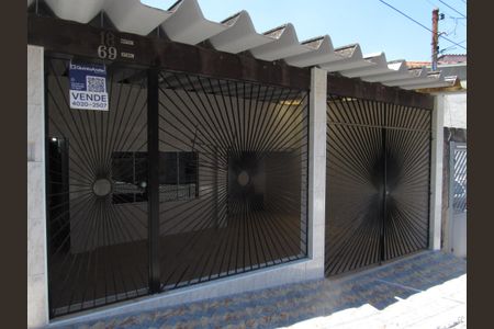 Casa à venda com 140m², 3 quartos e 2 vagasFachada