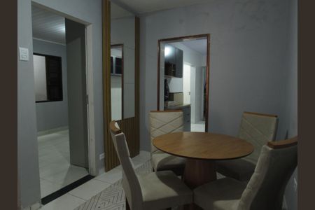 Casa à venda com 140m², 3 quartos e 2 vagasSala