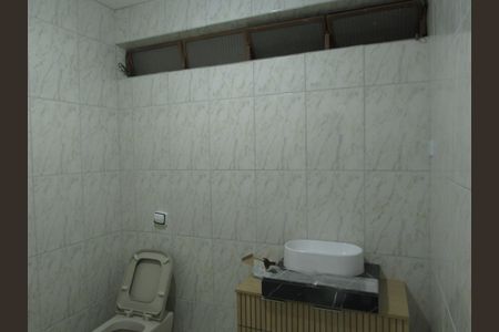 Casa à venda com 140m², 3 quartos e 2 vagasBanheiro