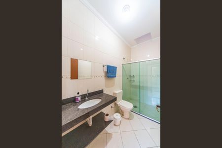 Banheiro Social de casa para alugar com 3 quartos, 126m² em Jardim Irene, Santo André