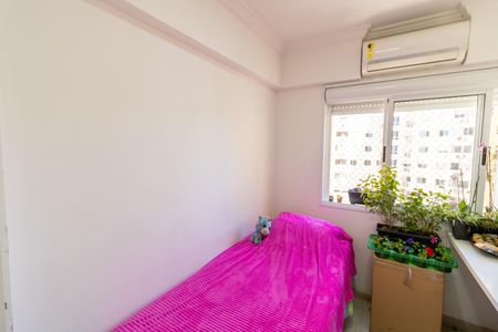 Quarto 1 de apartamento à venda com 3 quartos, 67m² em Santo Antônio, Porto Alegre