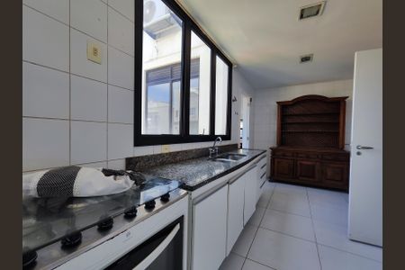 Apartamento à venda com 180m², 4 quartos e 2 vagasCozinha