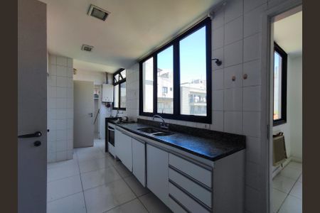 Apartamento à venda com 180m², 4 quartos e 2 vagasCozinha